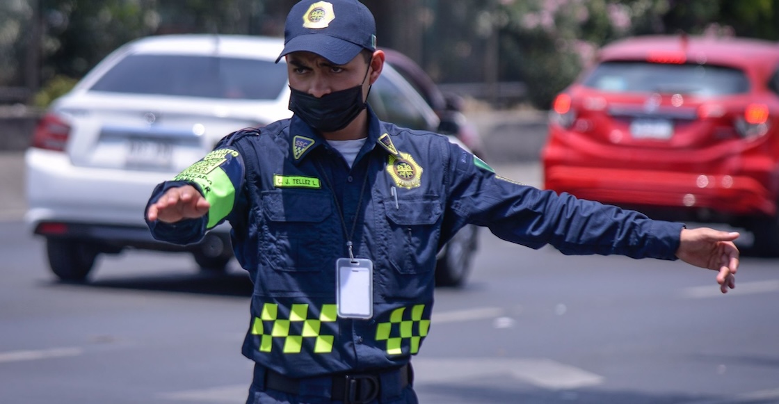 Ojo en los portaplacas y las multas en los coches de CDMX