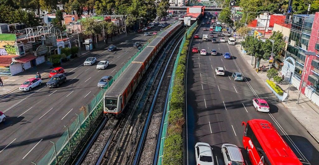 Guía turística del metro presenta: Línea Azul