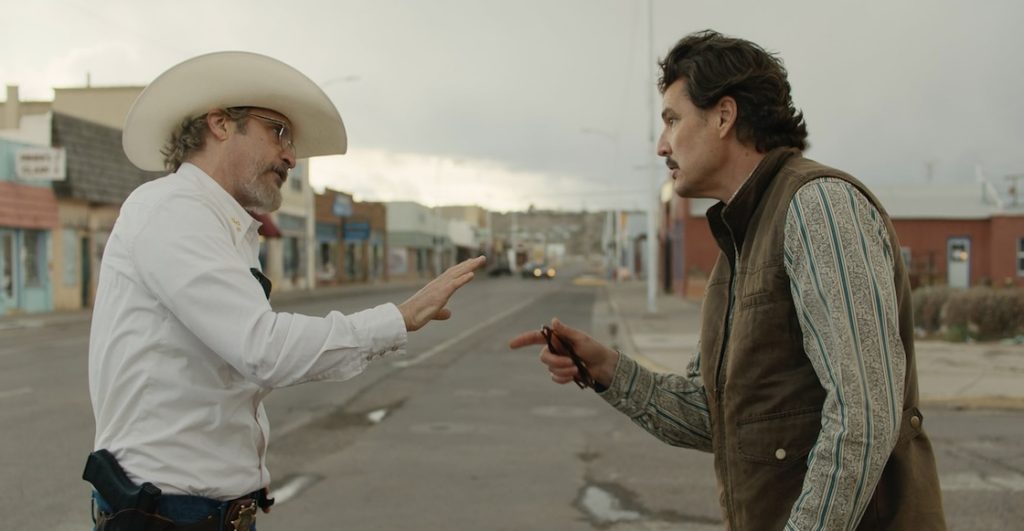 Joaquin Phoenix y Pedro Pascal en Eddington