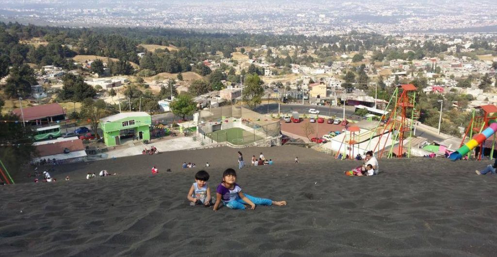 Visita a El Arenal o cómo divertirnos en arena negra
