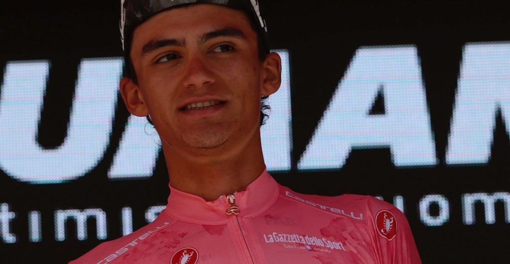 ciclista-mexicano-isaac-del-toro-historia-giro-d-italia-maglia-rosa-lider-3