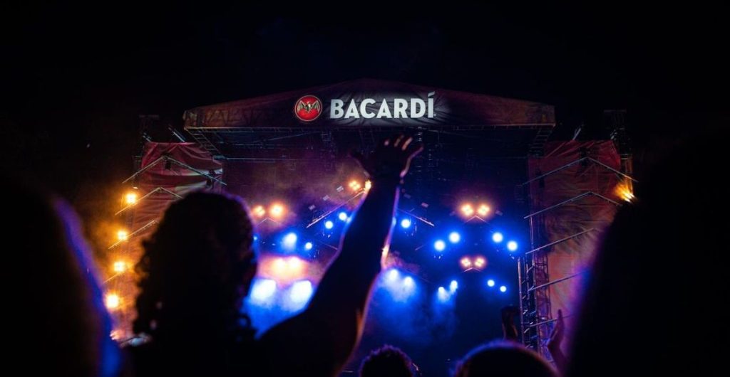 escenario bacardi