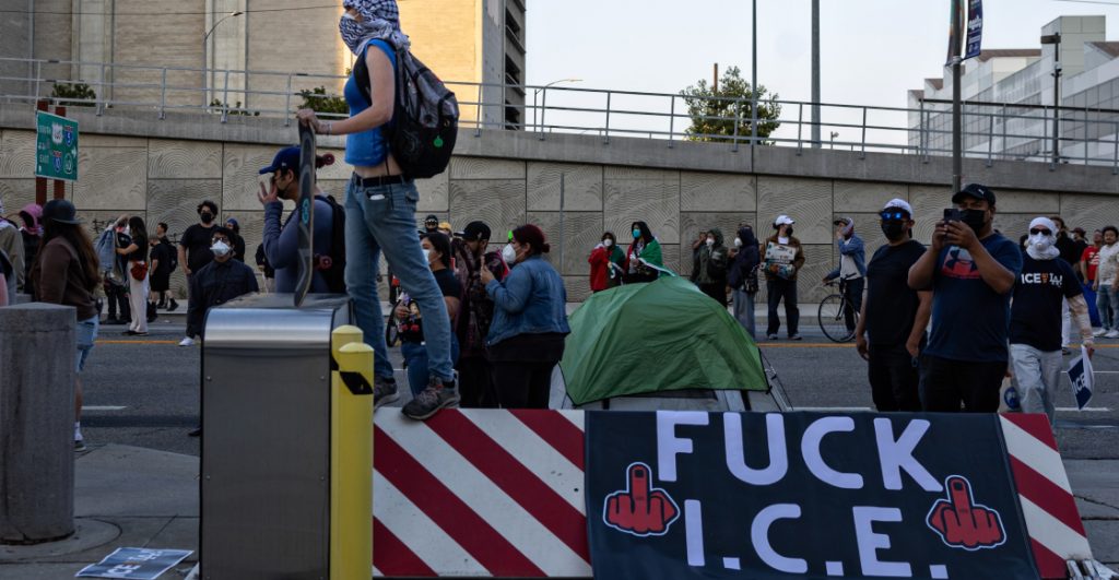 Los Ángeles: Violentas redadas de ICE desatan marchas y resistencia