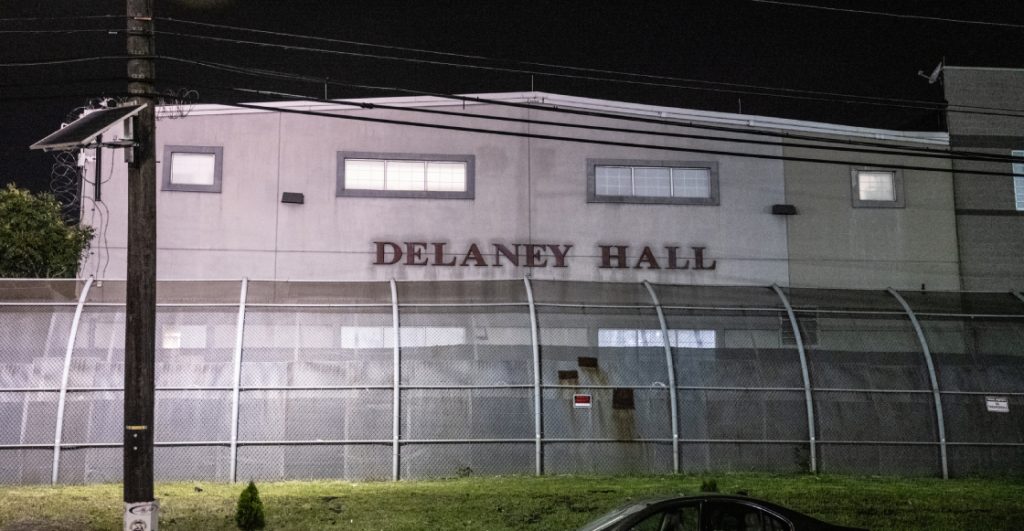 4 migrantes escapan de Delaney Hall, centro de detención de ICE