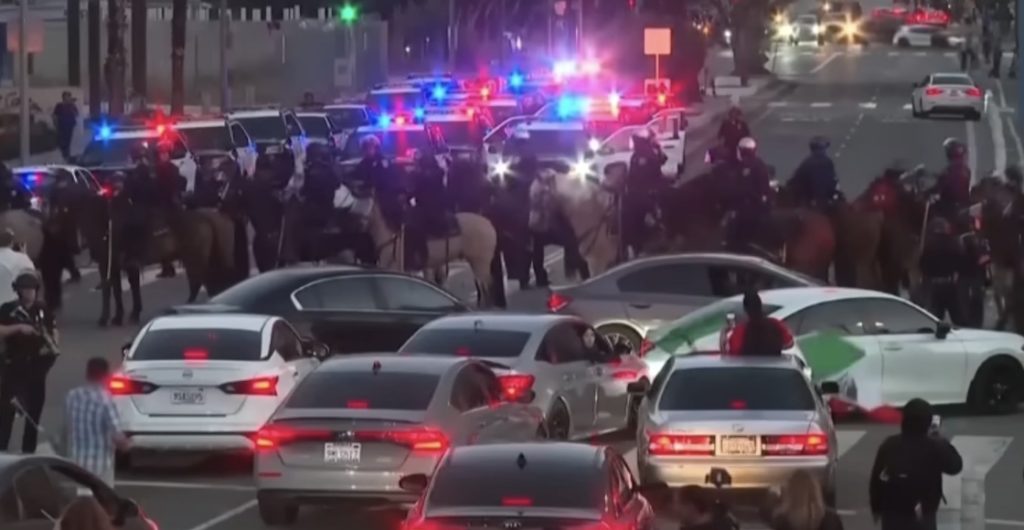Toque de queda en Los Ángeles