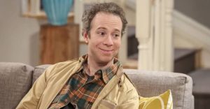the-big-bang-theory-tendra-nueva-serie-spin-off-stuart-fails-to-save-the-universe